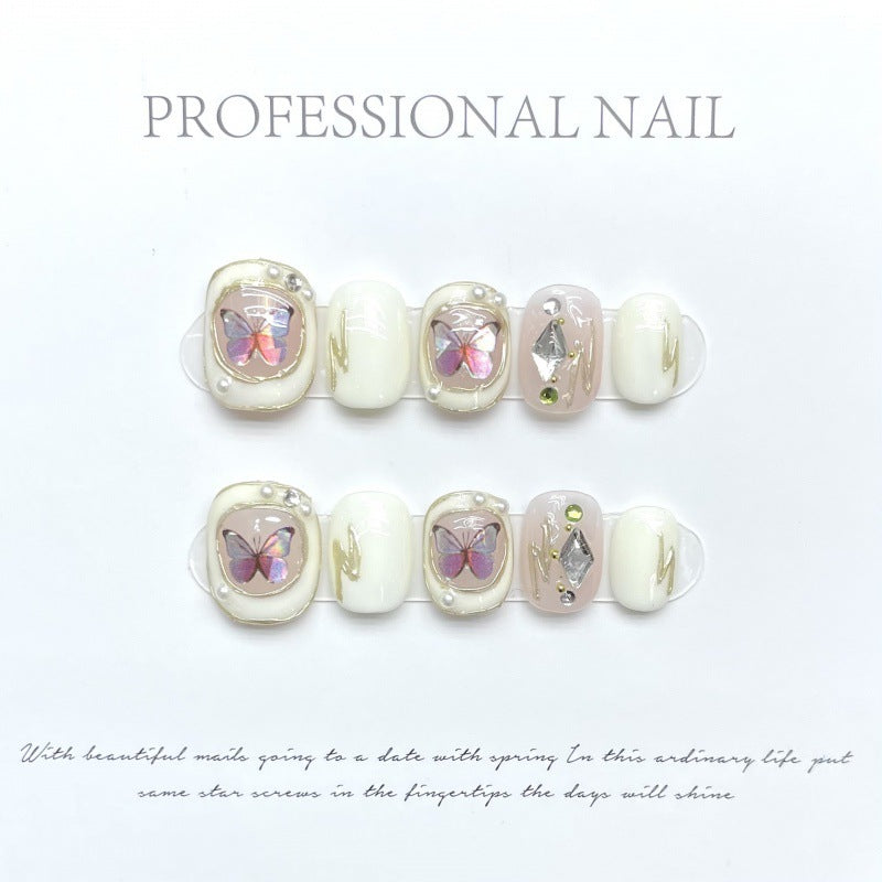 大人向けのヌーディーグラデーションネイルチップ。Sen Nailの上品なショートデザインです。