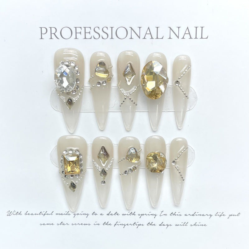 大人向けのヌーディーグラデーションネイルチップ。Sen Nailの上品なショートデザインです。