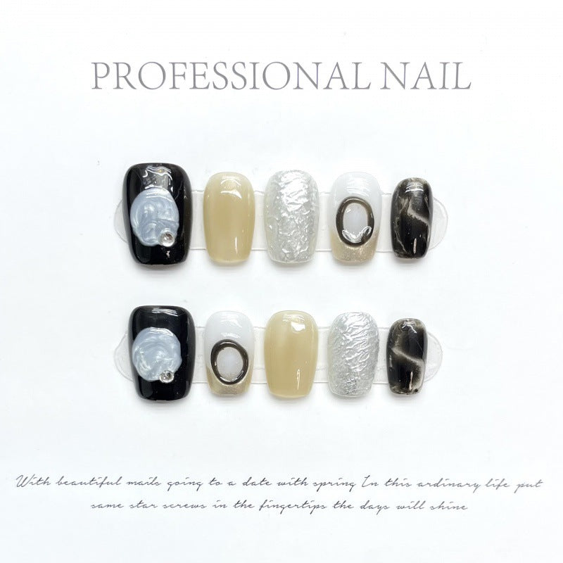 大人向けのヌーディーグラデーションネイルチップ。Sen Nailの上品なショートデザインです。