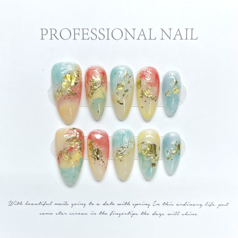 大人向けのヌーディーグラデーションネイルチップ。Sen Nailの上品なショートデザインです。