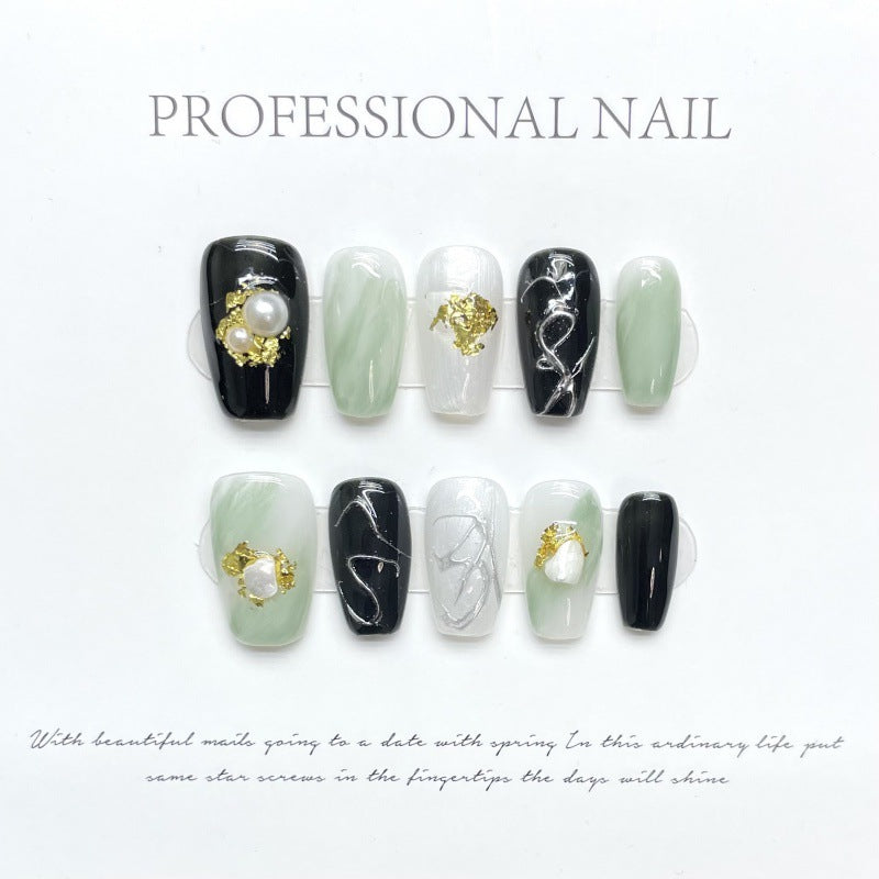 大人向けのヌーディーグラデーションネイルチップ。Sen Nailの上品なショートデザインです。
