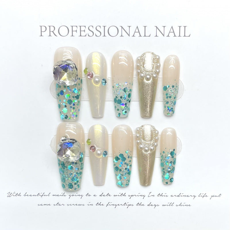 大人向けのヌーディーグラデーションネイルチップ。Sen Nailの上品なショートデザインです。