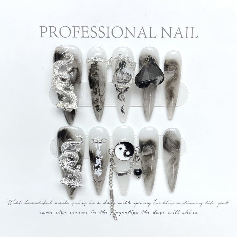 大人向けのヌーディーグラデーションネイルチップ。Sen Nailの上品なショートデザインです。