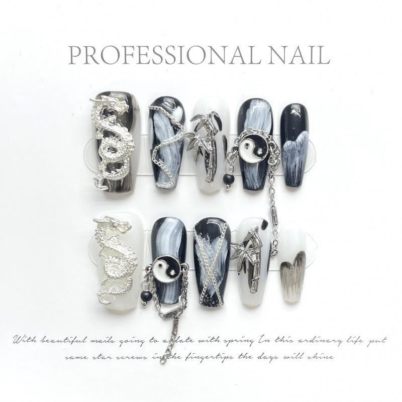 大人向けのヌーディーグラデーションネイルチップ。Sen Nailの上品なショートデザインです。