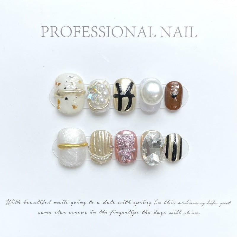 大人向けのヌーディーグラデーションネイルチップ。Sen Nailの上品なショートデザインです。