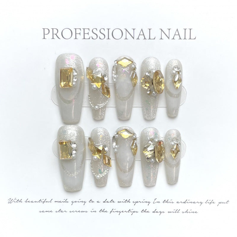 大人向けのヌーディーグラデーションネイルチップ。Sen Nailの上品なショートデザインです。