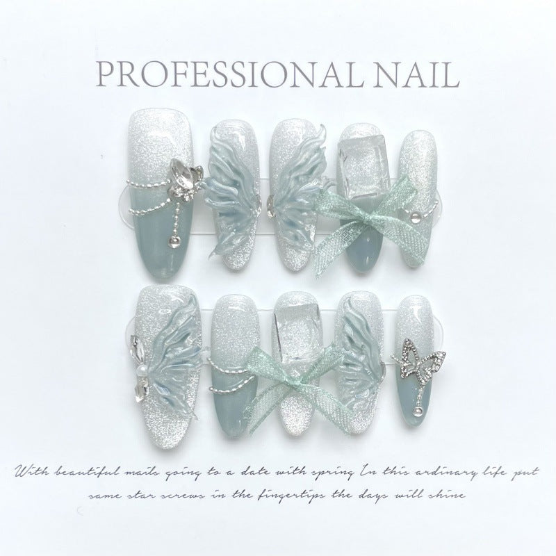 大人向けのヌーディーグラデーションネイルチップ。Sen Nailの上品なショートデザインです。