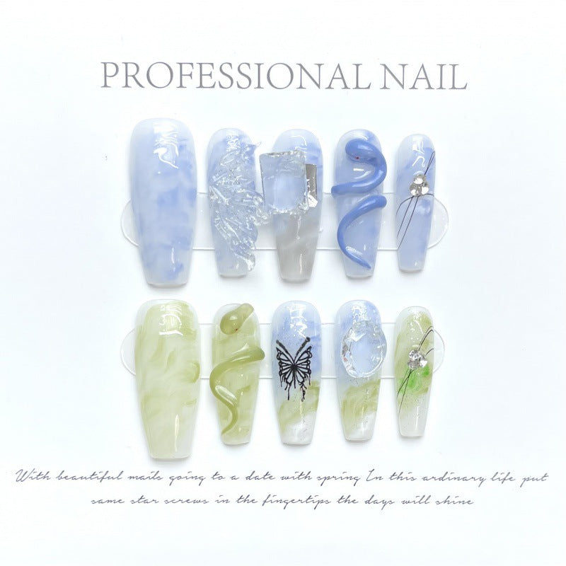 大人向けのヌーディーグラデーションネイルチップ。Sen Nailの上品なショートデザインです。