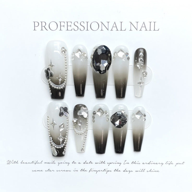 大人向けのヌーディーグラデーションネイルチップ。Sen Nailの上品なショートデザインです。