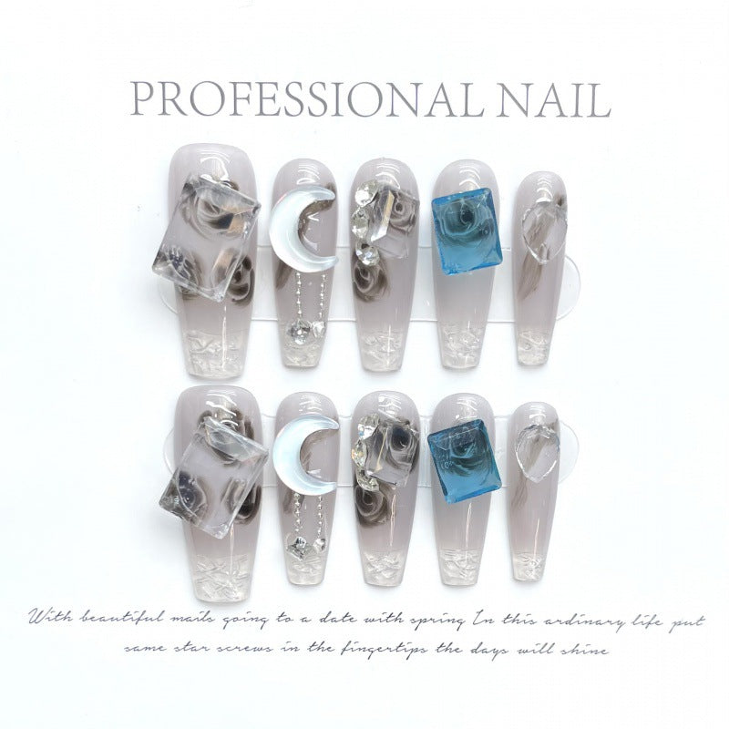大人向けのヌーディーグラデーションネイルチップ。Sen Nailの上品なショートデザインです。