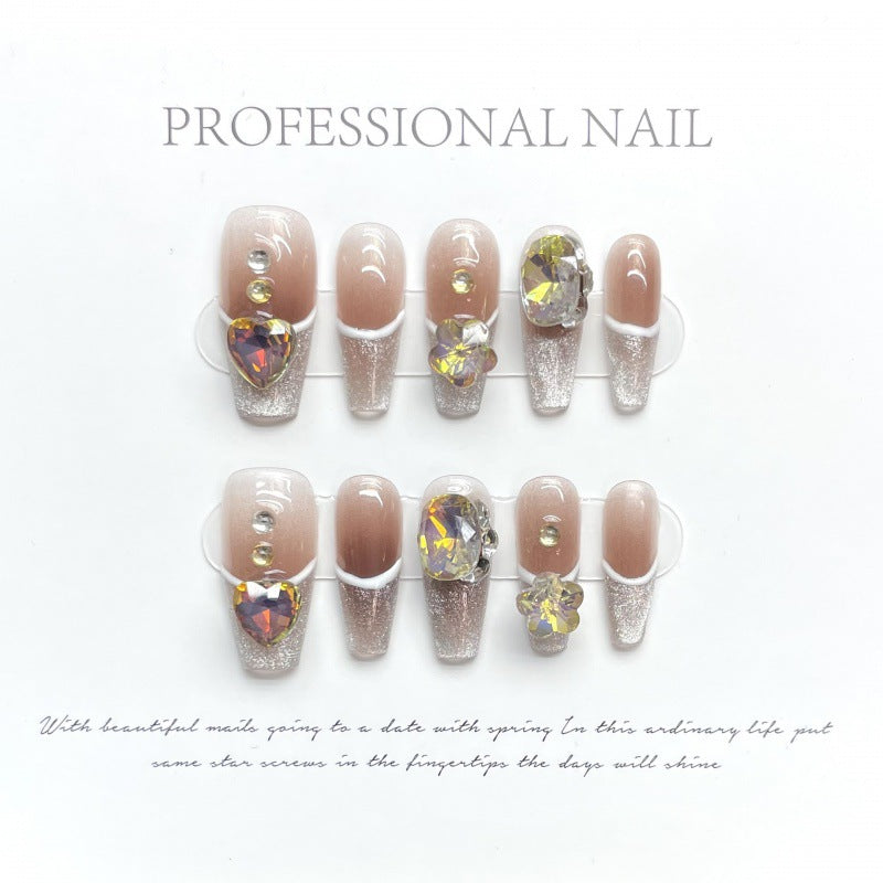 大人向けのヌーディーグラデーションネイルチップ。Sen Nailの上品なショートデザインです。