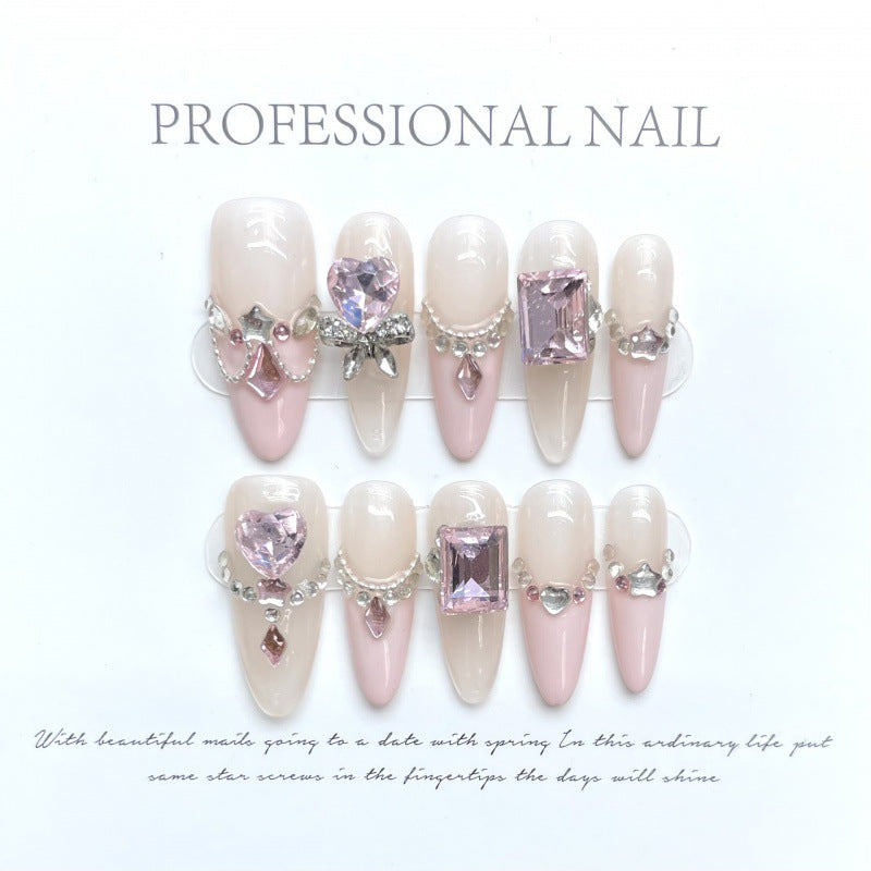 大人向けのヌーディーグラデーションネイルチップ。Sen Nailの上品なショートデザインです。