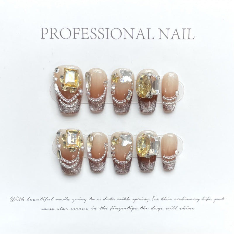 大人向けのヌーディーグラデーションネイルチップ。Sen Nailの上品なショートデザインです。