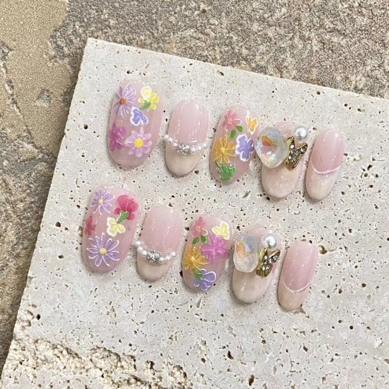 日常使いしやすい春夏フラワーネイルチップ。Sen Nailの爽やかなニュアンスデザインです。