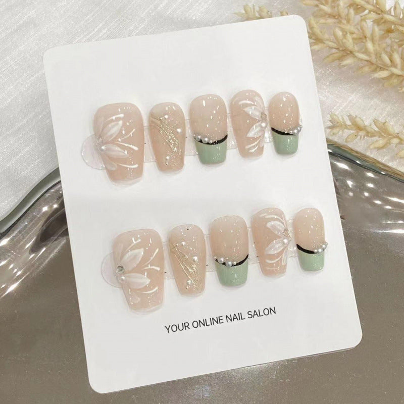 大人向けの春夏フラワーネイルチップ。Sen Nailの爽やかなニュアンスデザインです。